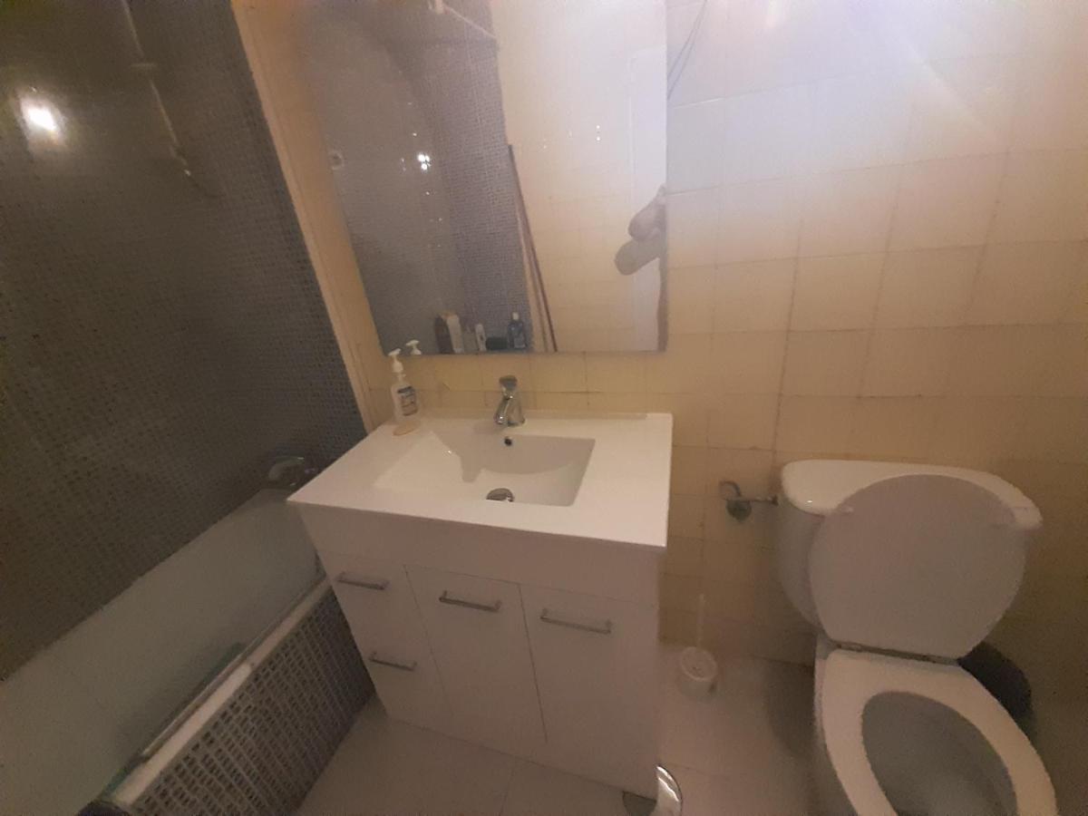 Room In Guest Room - Peaceful Accommodation In Madrid Near Atocha Esterno foto