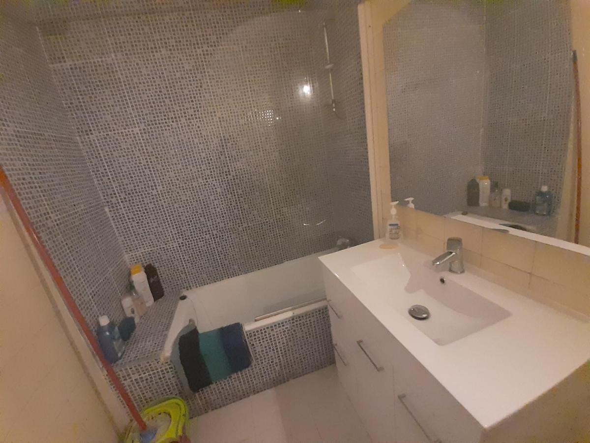 Room In Guest Room - Peaceful Accommodation In Madrid Near Atocha Esterno foto
